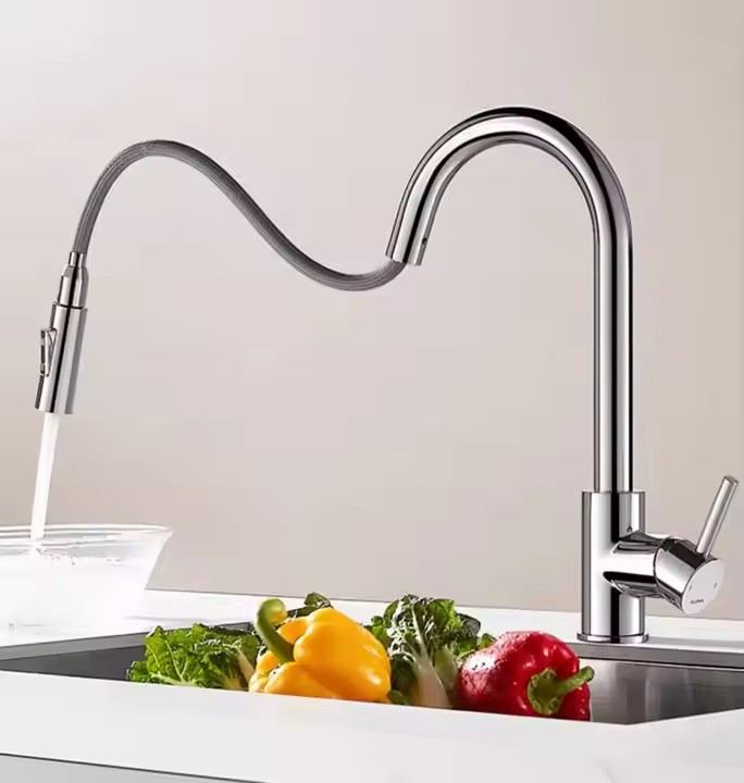 Modern Single Level Pull-Out 360°Swivel Spout Brass Kitchen Faucet Deck MountedWith Ceramic Valve